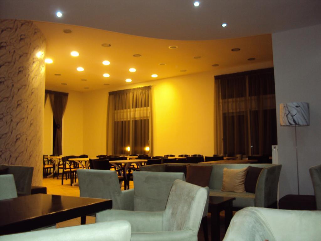 Aitheron Hotel Air Park Zervi 외부 사진