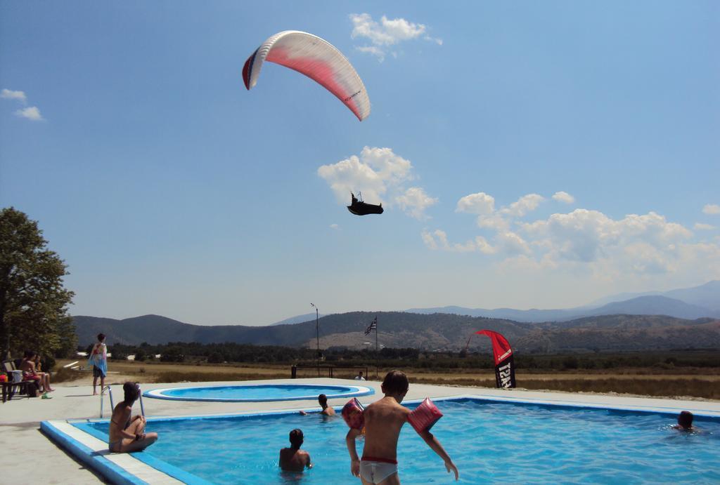 Aitheron Hotel Air Park Zervi 외부 사진