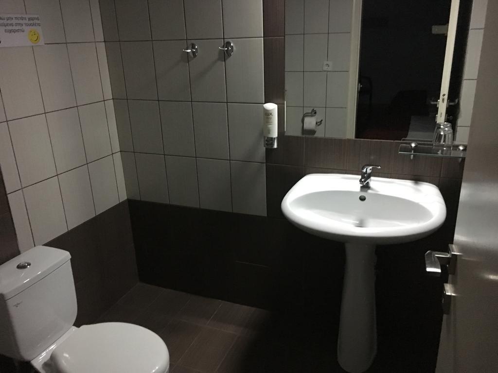 Aitheron Hotel Air Park Zervi 외부 사진