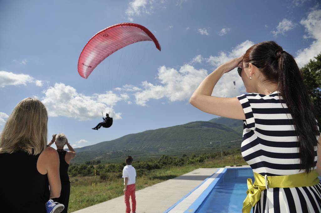 Aitheron Hotel Air Park Zervi 외부 사진