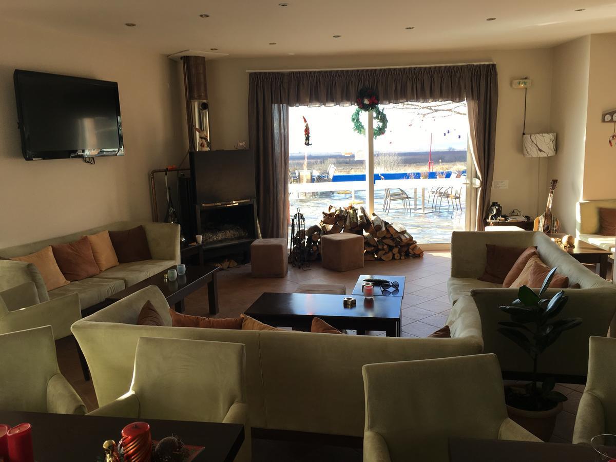 Aitheron Hotel Air Park Zervi 외부 사진