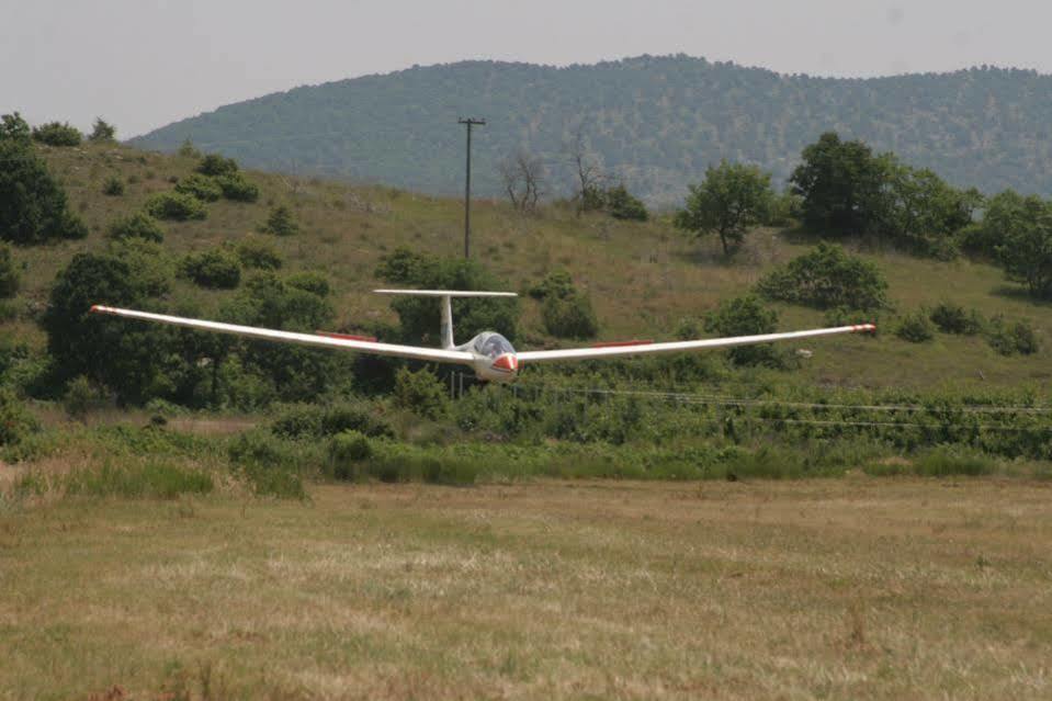 Aitheron Hotel Air Park Zervi 외부 사진